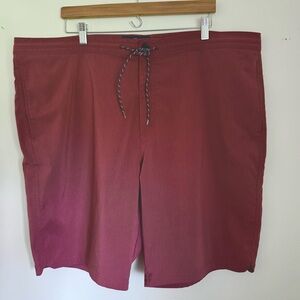 Even Tide Men’s Shorts, Size 44